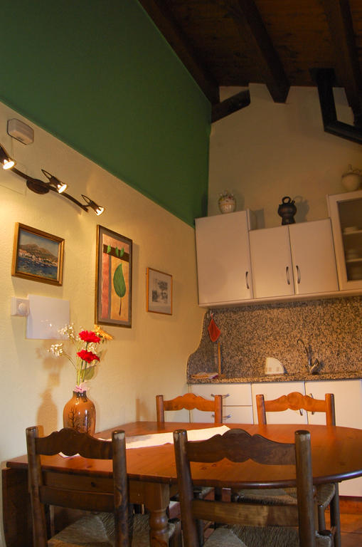 Can Salgueda Santa Pau Phòng bức ảnh